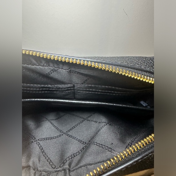 Michael Kors Jet Set Charm Small Leather Camera Crossbody Authenticated - Picture 6 of 6